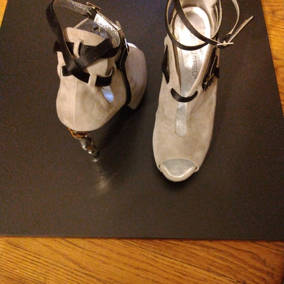 Grey Suede bootie. - Picture 1 of 6